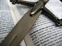Biblia y espada